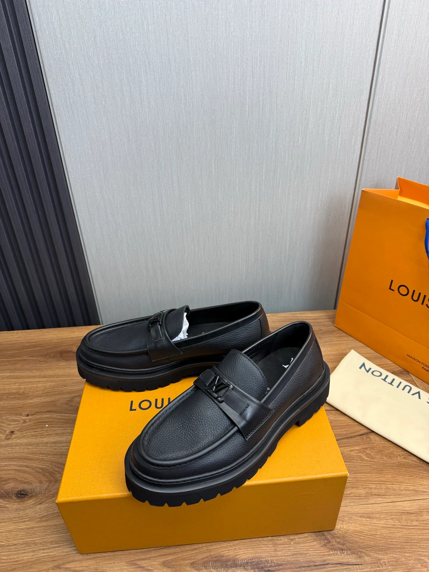 Men's shoes 💰640💰 LV. - Men's business casual leather shoes, top quality cow products. 1:1 shipment ⬆️Luxury and noble 👞All imported original brand leather materials, just to create a more comfortable wearing experience, upper: original cowhide ➕Imported full cow lining, original outsole ✔️36-45 (38.45 non-refundable)